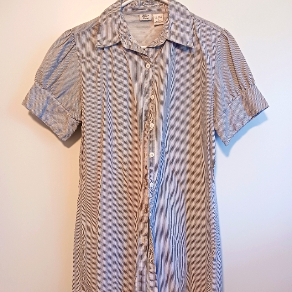 Quizz Vintage, Button Down Blouse. Size Large.